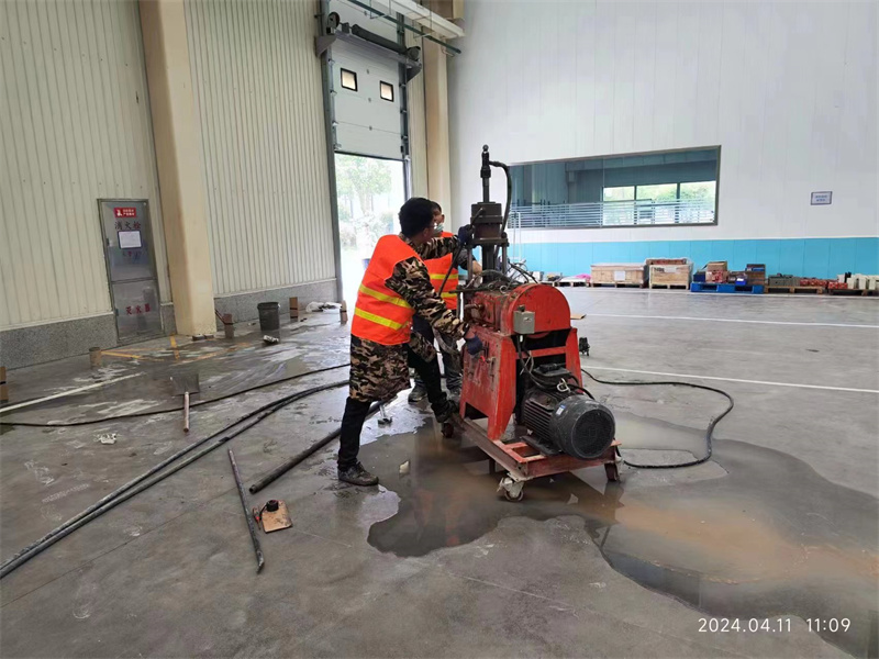 张金镇厂房地面下沉塌陷注浆加固施工